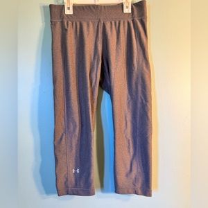 Women’s , under armour, cropped leggings, size large.